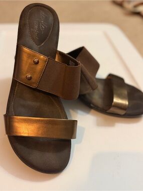 Dexflex Comfort Bronze Slide Wedge Sandals for Women| 9.5 Wide